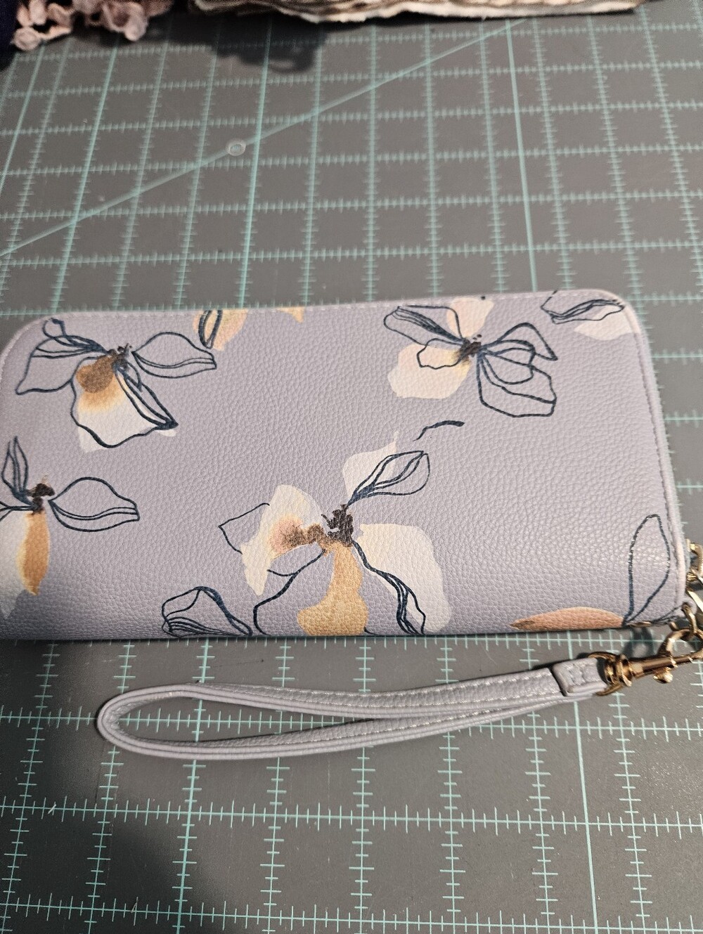 Floral Print Wristlet Wallet in Light Blue